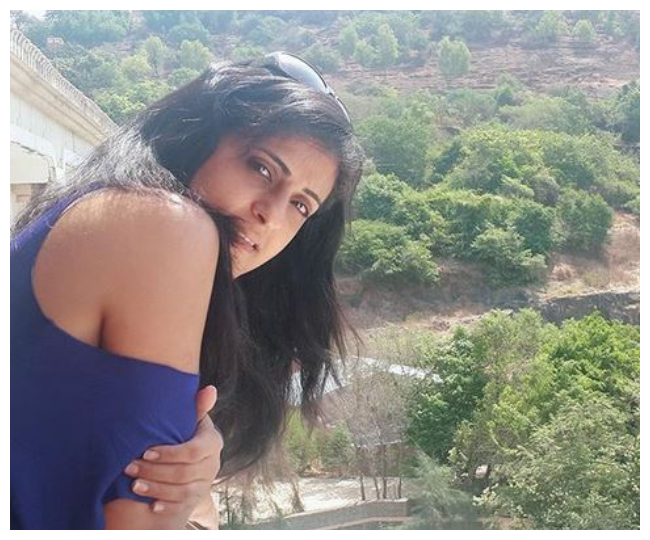 दामिनी ने अपने करियर की शुरुआत थियेटर से की थी